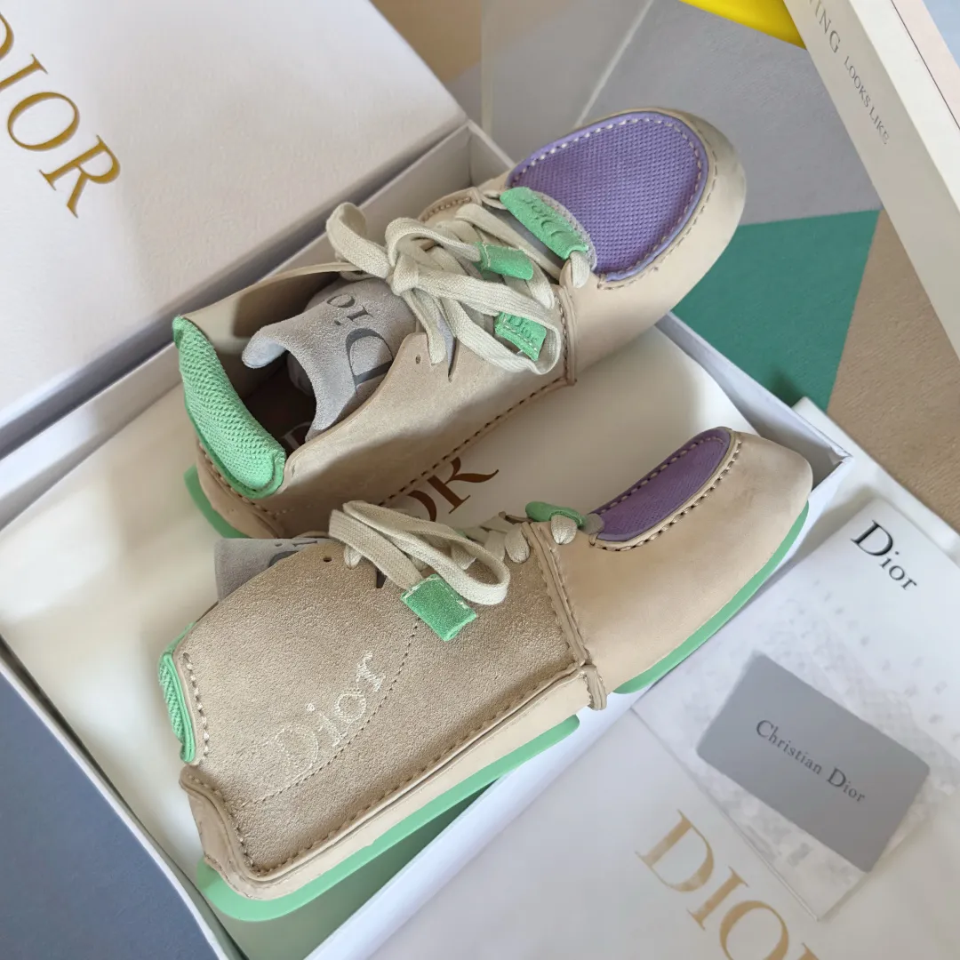 Men's shoes 💰680 Top version: Dior Roadie series catwalk couple style handmade casual sports shoes delivery counter exquisite packaging 🛍📦 ▪️Material: original custom imported first-layer cowhide ▪️Inner lining: original custom leather lining ▪️Sole: original molded anti-slip rubber material ▪️Sole thickness: 2CM ▪️Size: women's 35-40 / Men's 39-45